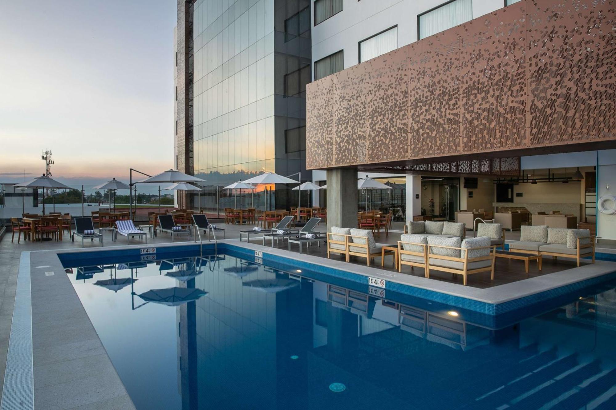 Doubletree By Hilton Celaya Celaya  Dış mekan fotoğraf