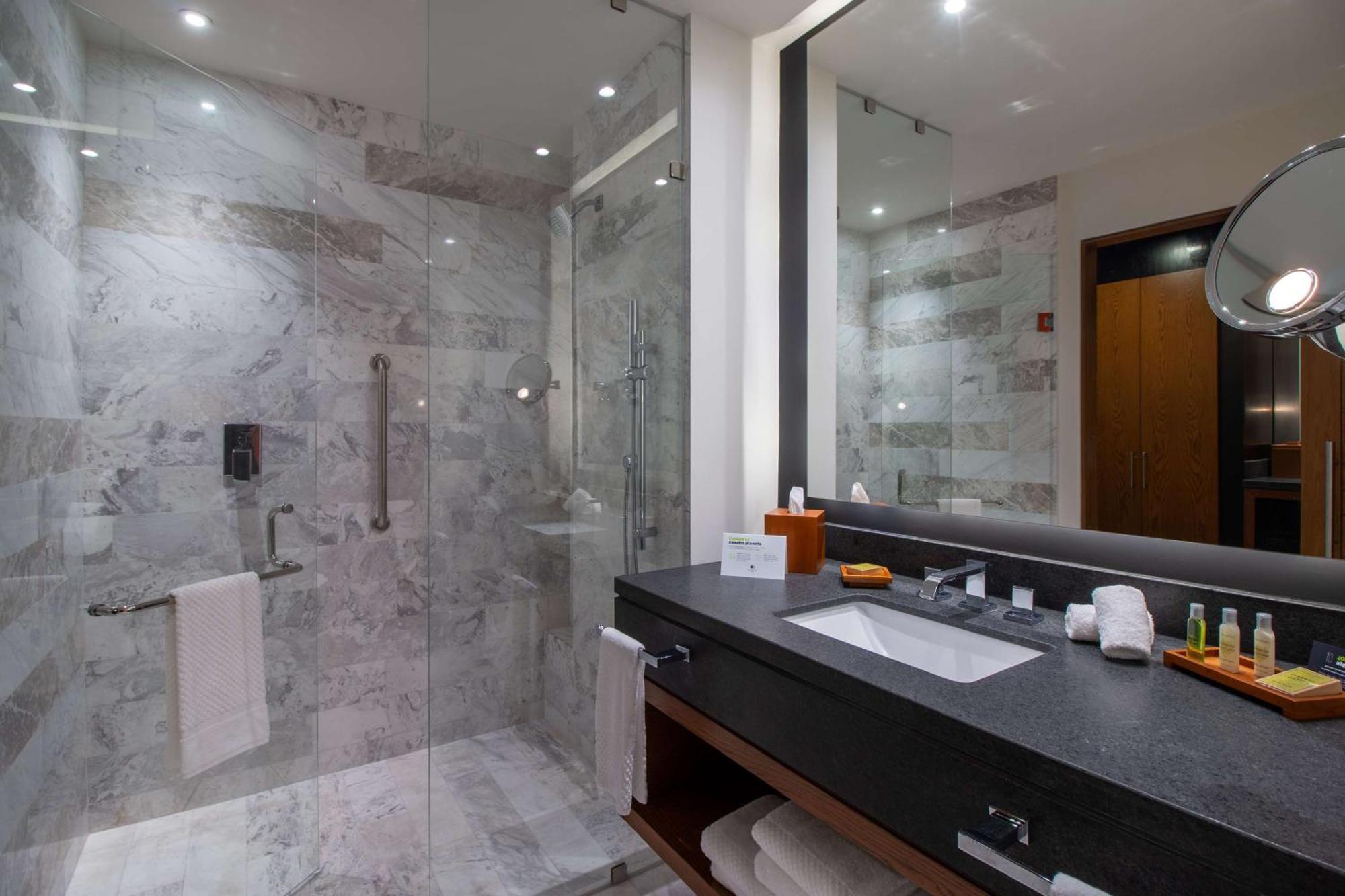 Doubletree By Hilton Celaya Celaya  Dış mekan fotoğraf